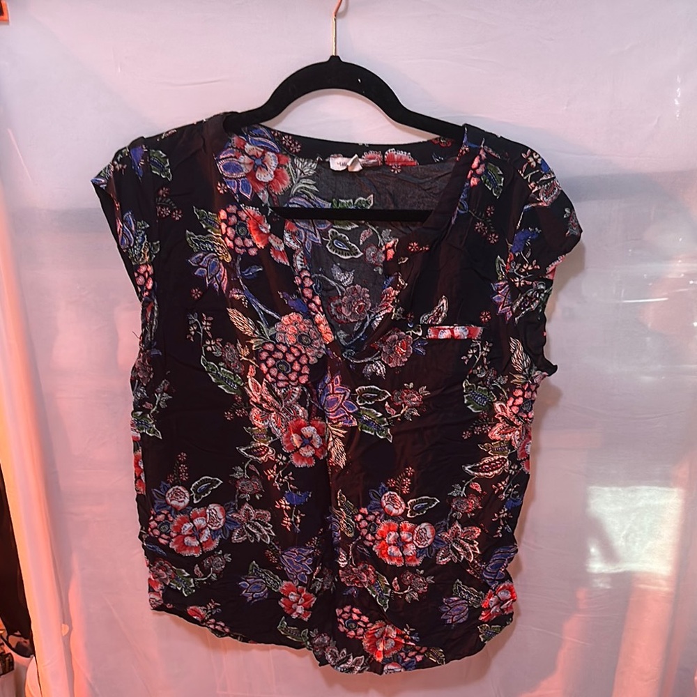 Black and Blue Cap Sleeve Tie Front Blouse